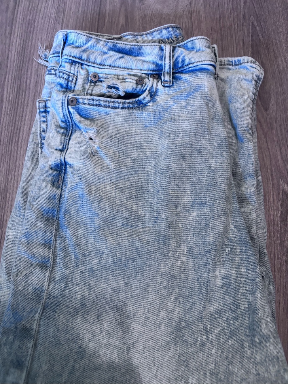Women’s American Eagle White Wash Stretch Wide Leg Jeans Size 4 Distressed Hems